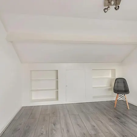 Apeldoorn- Ruime Eengezinswoning Met 5 Slaapkamers Villa *