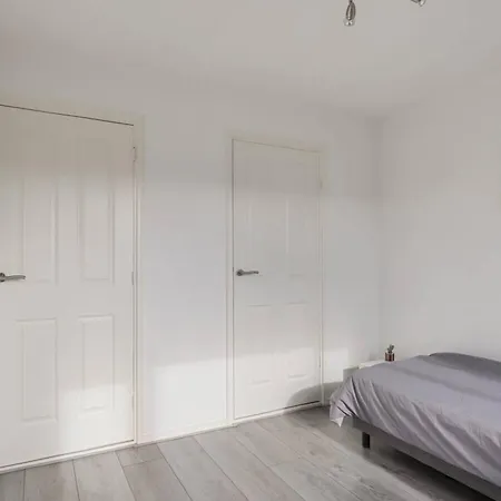 Apeldoorn- Ruime Eengezinswoning Met 5 Slaapkamers Villa