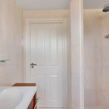 Вилла Apeldoorn- Ruime Eengezinswoning Met 5 Slaapkamers *