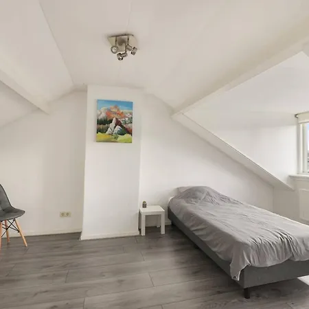 Apeldoorn- Ruime Eengezinswoning Met 5 Slaapkamers Villa