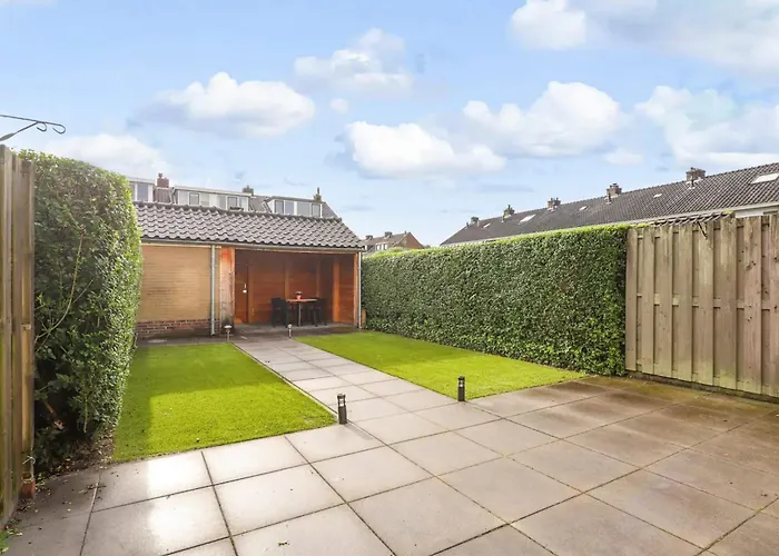 Apeldoorn- Ruime Eengezinswoning Met 5 Slaapkamers