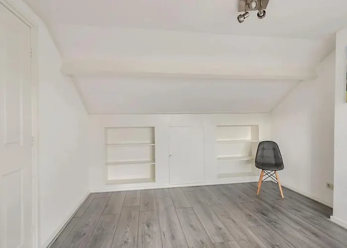 Apeldoorn- Ruime Eengezinswoning Met 5 Slaapkamers Villa *