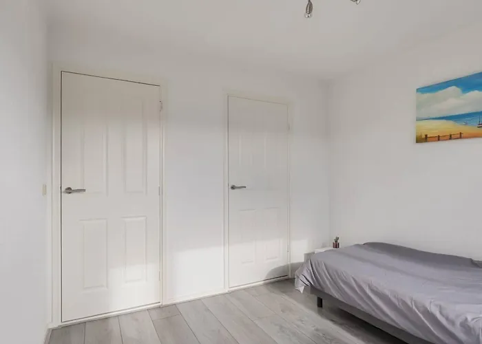 Apeldoorn- Ruime Eengezinswoning Met 5 Slaapkamers Willa