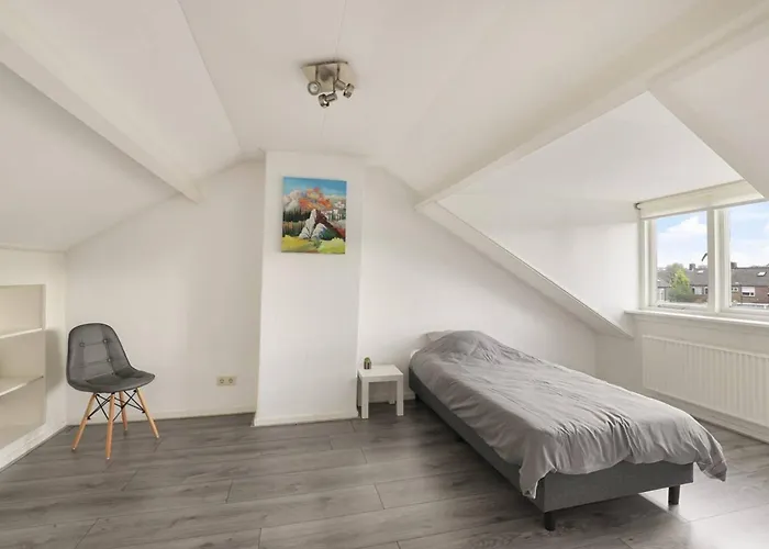 Apeldoorn- Ruime Eengezinswoning Met 5 Slaapkamers 别墅